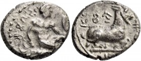 Evagoras I, 411 – 373. 1/3 siglos circa 411-373, AR 2.92 g. eu va go ro in Cypriot characters. Heracles seated on rock, on which is spread lion’s skin...