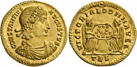 Constantius II, 337 – 361. Solidus, Thessalonica 340-350, AV 4.46 g. CONSTANTIVS – AVGVSTVS Pearl-diademed, draped and cuirassed bust r. Rev. VICTORIA...