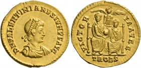 Valentinian II, 375 – 392. Solidus, Treviri 378-383, AV 4.46 g. D N VALENTINIANVS IVN P F AVG Pearl-diademed, draped and cuirassed bust r. Rev. VICTOR...