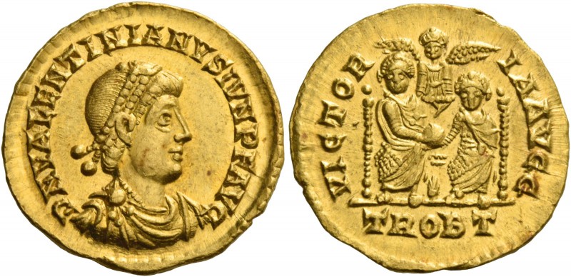 Valentinian II, 375 – 392. Solidus, Treviri 378-383, AV 4.47 g. D N VALENTINIANV...