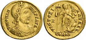 Johannes, 423 – 425. Solidus, Ravenna 423–425, AV 4.48 g. D N IOHAN – NES P F AVG Rosette-diademed, draped and cuirassed bust r. Rev. VICTORI – A AVGG...