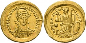 Valentinian III, 425 – 455. Solidus, Constantinopolis 441-450, AV 4.45 g. DN VALENTIN – IANVS P F AVG Helmeted, pearl-diademed and cuirassed bust faci...