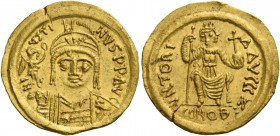Justin II, 15 November 565 – 5 October 578. Solidus, Ravenna 565-578, AV 4.38 g. D N I – VSTI – NVS PP AVG Helmeted, pearl-diademed and cuirassed bust...