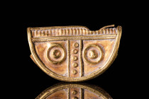 CELTIC GOLD TOP OF PIN WITH CIRCLES