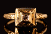 SUPERB RENAISSANCE GOLD RING WITH ORIGINAL DIAMOND INSERT