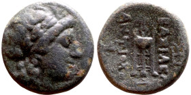 Antiochos I Soter (Seleukid King: 281-261 BC). AE bronze. Obv: Laureate head of Apollo right Rev: Tripod