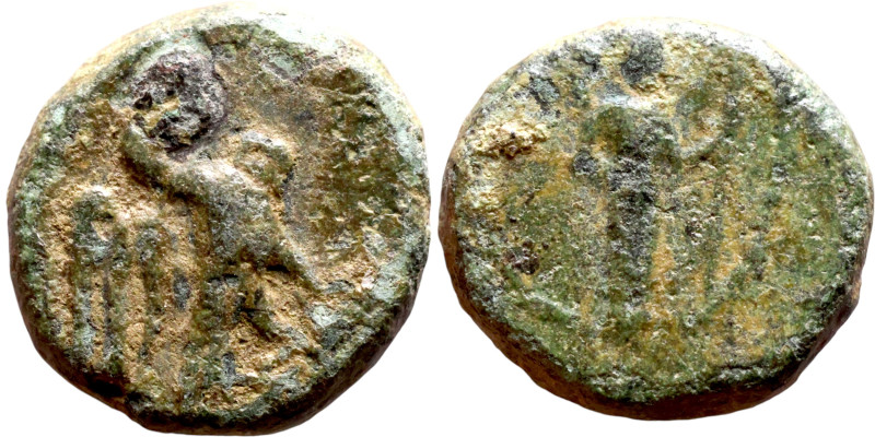Hellenistic period coin (4-1 century BC) AE Bronze. Obv: Unredable. Rev: Standig...