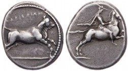THESSALIEN LARISSA
 AR-Drachme 370-360 v. Chr. Vs.: Stier springt n. r., Rs.: thessalischer Reiter mit Petasos und Chlamys zu Pferd n. r. BCD Thessal...