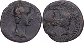IONIEN SMYRNA
Caligula, 37-41 n. Chr. AE-Tetrachalkon 37/38 n. Chr., unter Auiola, Anthypatos Asias, und Menophanes, Strategos Vs.: Kopf mit Lorbeerk...