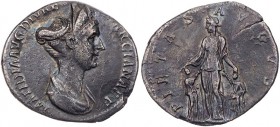 RÖMISCHE KAISERZEIT
Matidia, gest. 119 n. Chr., Nichte des Traianus und Schwiegermutter des Hadrianus. AR-Denar 112-119 n. Chr. Rom Vs.: MATIDIA AVG ...