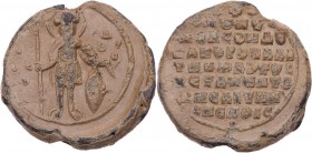 Theodoros Chetamneios, Kuropalates und Dux Melitenes, 1074-1095. Bleisiegel Vs.: Hl. Theodoros steht in Rüstung, mit Nimbus, Schild und Lanze v. v. Rs...