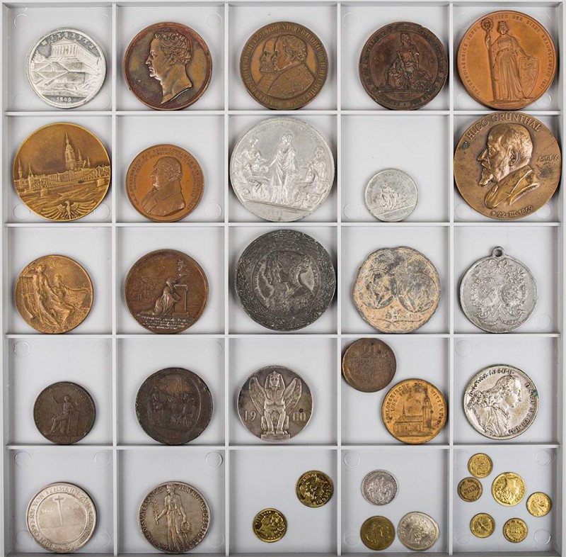 MEDAILLENLOTS
 Lot Reste einer Medaillen-Sammlung mit Stücken aus Bronze, Zinn ...