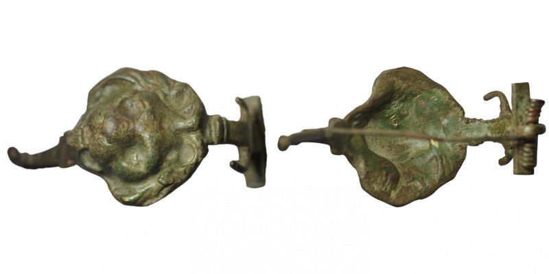 Roman bronze fibula with facing lion ornament. (circa 1st-3rd centuries AD)
(10...