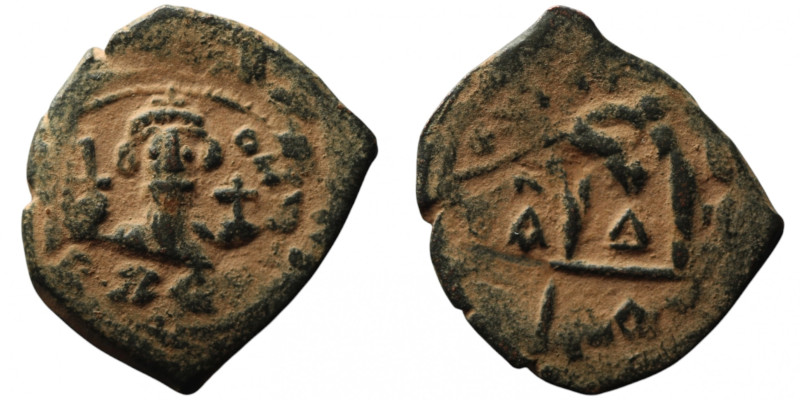 Constans II (AD 641-668)
AE Follis (25mm, 3,97g)

Artificial sandpatina