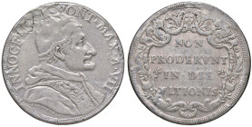 Innocenzo XI (1676-1689) Piastra A. VII - Munt. 35 AG (g 30,15) RR Da montatura. Incisioni al D/. Con cartellino da vecchia raccolta

MB