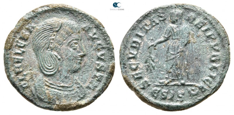 Helena, mother of Constantine I AD 328-329. Siscia
Follis Æ

18mm., 2,82g.
...