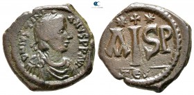 Justinian I. AD 527-565. Thessalonica. 16 Nummi Æ