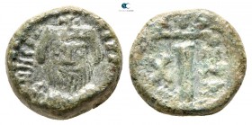Heraclius AD 610-641. Catania. Decanummium Æ