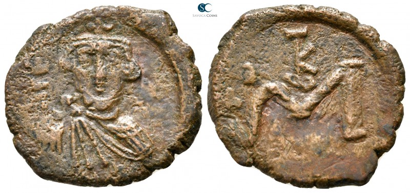 Constans II AD 641-668. Syracuse
Follis Æ

24mm., 5,12g.



very fine