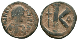 Justinian I the Great (AD 527-565). Æ follis. Reference: Condition: Very Fine

Weight: 10.2 gr. Diameter: 25.6 mm