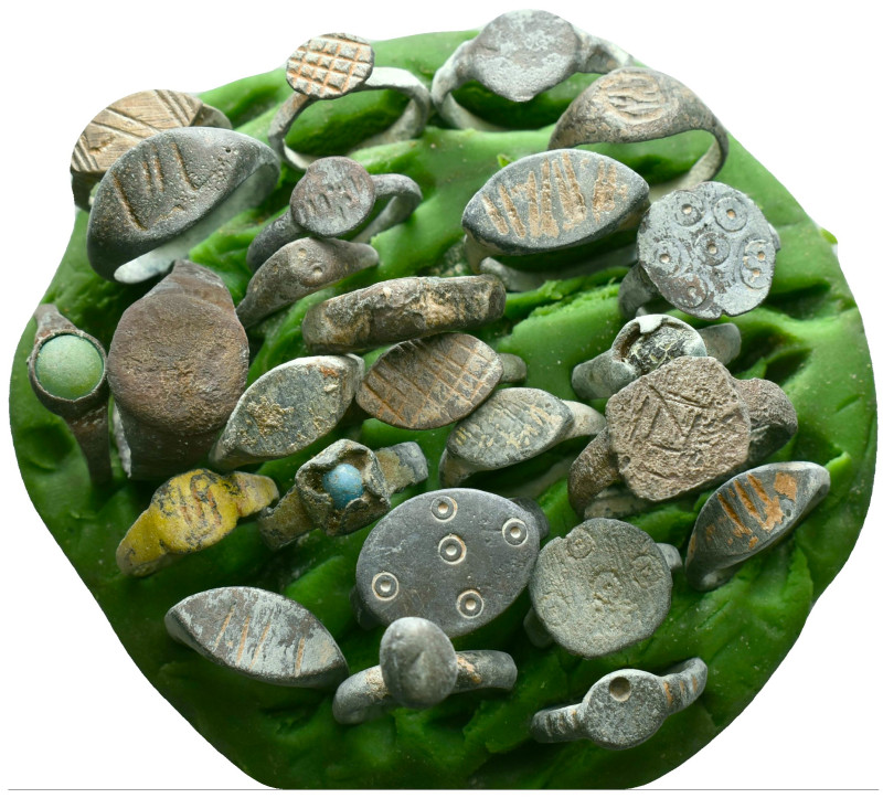 Lot of 25 Rings (SOLD AS SEEN,NO RETURN.) Reference: Condition: Very Fine

Wei...
