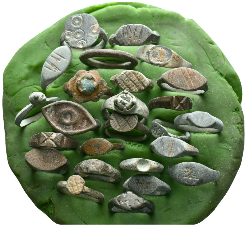 Lot of 25 Rings (SOLD AS SEEN,NO RETURN.) Reference: Condition: Very Fine

Wei...