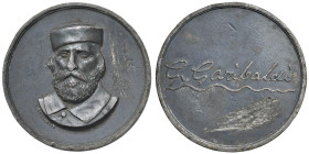 ITALIA Giuseppe Garibaldi (1807-1882) Medaglia senza data - Opus: P. Pecora Metallo bianco verniciato (g 51,51 - Ø 51 mm) Graffi al D/ e al R/.