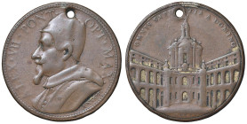 Alessandro VII (1655-1667) Medaglia An. VI - Opus: G. M. AE dorato (g 19,79 - Ø 40 mm) Forata.