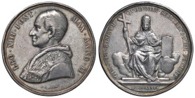 Leone XIII (1878-1903) Medaglia 1879 An. II - Opus: F. Bianchi AG (g 33,75 - Ø 44 mm) Colpi al bordo.