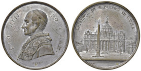 Leone XIII (1878-1903) Medaglia senza data Basilica di San Pietro -Opus: Stabilimento Johnson AE argentato (g 40,17 - Ø 47 mm) Appiccagnolo rimosso.