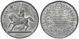 Vittorio Emanuele II (1861-1878) Medaglia 1870 Roma capitale d'Italia - Metallo argentato (g 20,95 - Ø 44 mm) Colpo al bordo.