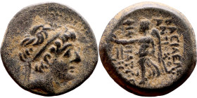 Antiochus IX Cyzicenus (Seleukid King: 114-95 BC). AE bronze. Obv.: Radiate and diademed Rev: Nike walking left