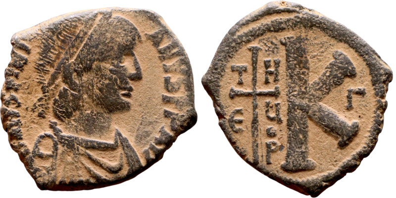 Justinian I (527-565) Half Follis. Obverse: D N IVSTINIANVS PP AVG, diademed, dr...