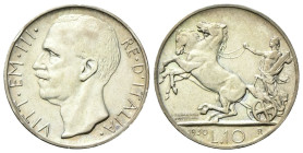 REGNO D’ITALIA
Vittorio Emanuele III, 1900-1943.
10 Lire 1930 Roma, Biga.
Ag
Dr. Testa del sovrano rivolta a s.
Rv. Biga trainata da due vacalli ...