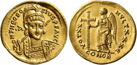 Theodosius II, 402-450. Solidus (Gold, 21 mm, 4.42 g, 12 h), Constantinopolis, 422-423. D N THEODO-SIVS P F AVG Pearl-diademed, helmeted and cuirassed...