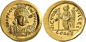 Anastasius I, 491-518. Solidus (Gold, 20 mm, 4.49 g, 7 h), Constantinopolis, circa 507-518. D N ANASTASIVS P P AVG Pearl-diademed, helmeted and cuiras...