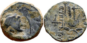 Antiochos VII (Seleukid King: 138-129 BC). AE bronze. Obv.: Bust of winged Eros right. Rev.: Headdress of Isis