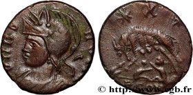 ROMA
Type : Centenionalis ou nummus 
Date : début 
Date : 337 
Mint name / Town : Arles 
Metal : copper 
Diameter : 14  mm
Orientation dies : 12  h.
W...