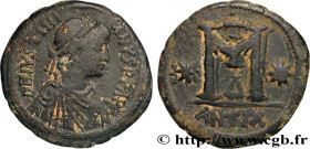 JUSTINIAN I
Type : Follis 
Date : 527-528 
Mint name / Town : Antioche 
Metal : copper 
Diameter : 31  mm
Orientation dies : 6  h.
Weight : 14,61  g.
...