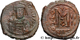 TIBERIUS II CONSTANTINE
Type : Follis 
Date : an 4 
Mint name / Town : Nicomédie 
Metal : copper 
Diameter : 33,50  mm
Orientation dies : 7  h.
Weight...