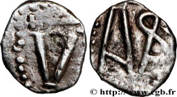VIENNE - ISÈRE
Type : Denier VI / AS 
Date : VIIIe siècle 
Date : s.m. 
Mint name / Town : Vienne (38) 
Metal : silver 
Diameter : 11,5  mm
Orientatio...