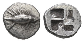 Mysia, Kyzikos. AR Hemiobol, 0.40 g. - 7.85 mm. c. 550-480 BC.
Obv.: Tunny fish swimming right.
Rev.: Quadripartite incuse square.
Ref.: Rosen 521.
Ve...