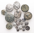 Lot of 21 unclassified See picture. LOT SOLD AS IS, NO RETURNS.(NW-01)