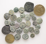 Lot of 30 unclassified See picture. LOT SOLD AS IS, NO RETURNS.