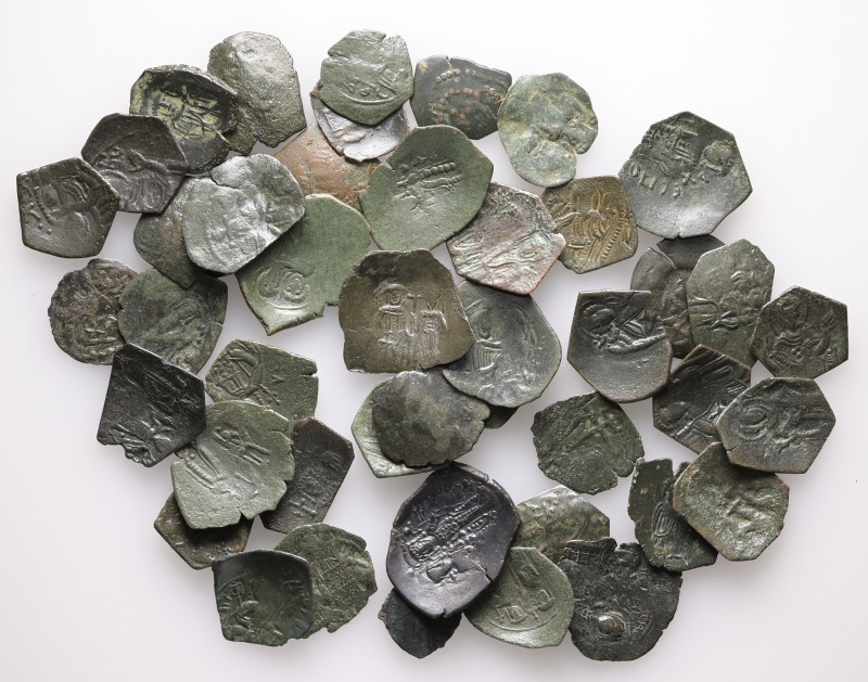 Lot of 44 unclassified See picture. LOT SOLD AS IS, NO RETURNS.(VE-09)