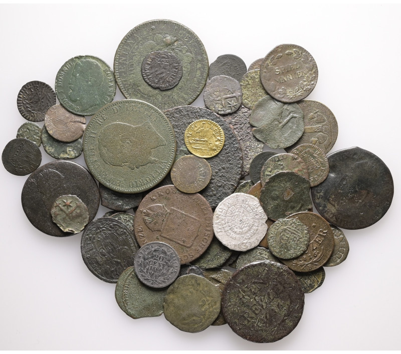 Lot of 60 unclassified See picture. LOT SOLD AS IS, NO RETURNS.(VE-07)