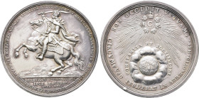 Römisch Deutsches Reich, Karl VI. 1711-1740, Silbermedaille 1712 (Chronogramm). Auf seine Krönung zum König von Ungarn in Pressburg. 48,5 mm; 44,05 g....