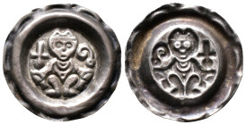 Augsburg, Hartmann von Dillingen 1250-1286, Brakteat. 0,61 g. Berger 2644. Hübsche Patina, vorzüglich