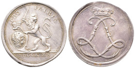 Hessen Darmstadt, Ludwig VIII. 1739-1768, Silbermedaille 1740, unsigniert, von J. A. Roth. Spiegelmonogramm. 32 mm; 9,64 g. Herrliche Patina, Rand bea...