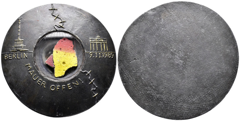 Kunstmedaillen, Güttler, Peter Götz, Weißmetall-Gussmedaille mit Glas und Stein ...